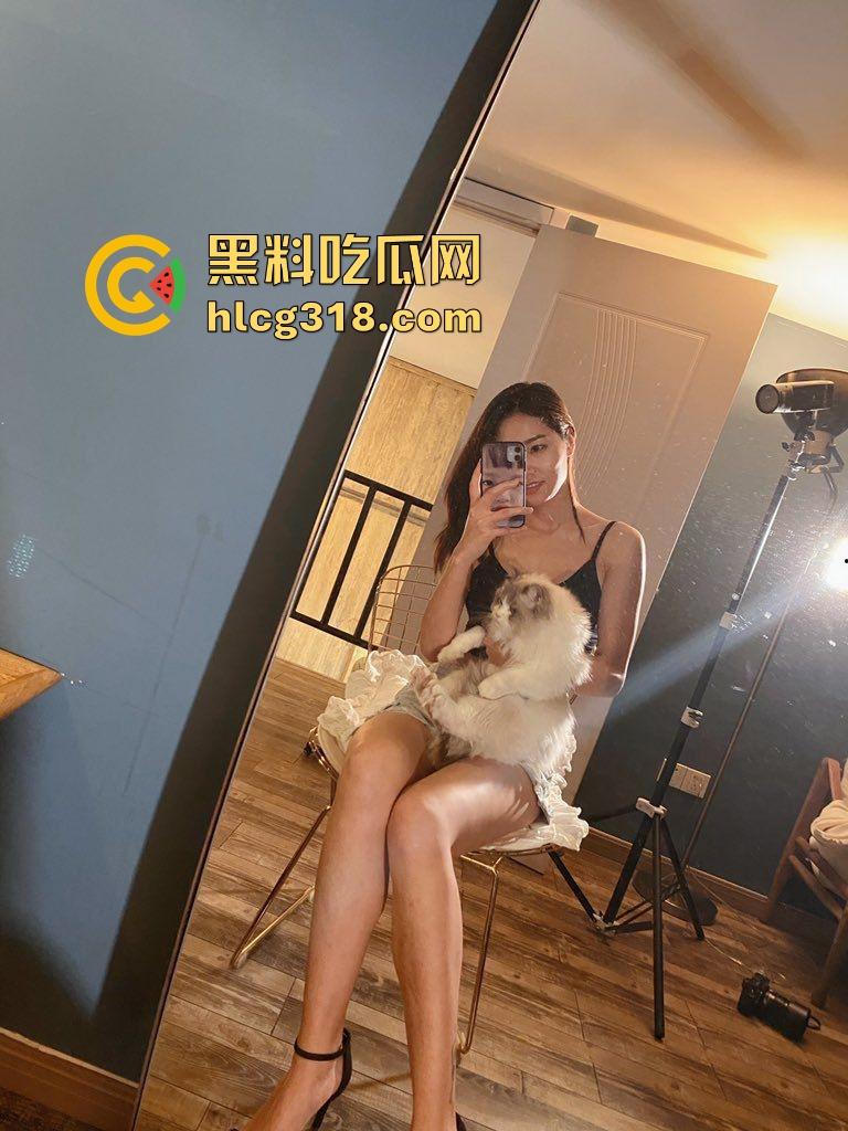 骚货接电话也不忘被插！大鸡巴干到子宫口她都还能跟婚庆公司讲价，这专业素质我服了！-6