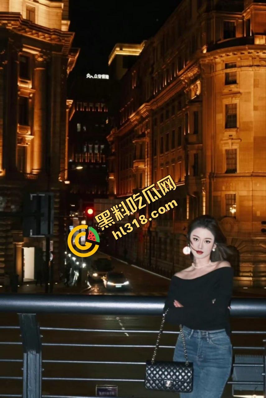 看电视时女友突然骑上来变身自动档，床上被丰乳肥臀暴摇榨精，这种体验哪个男人没幻想过？-5