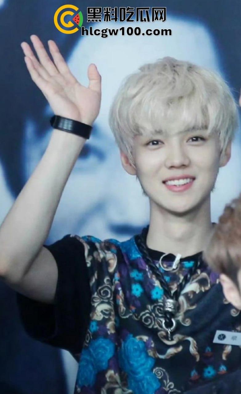 顶流明星【鹿晗】抖音直播竖中指 粉丝质疑飙脏话怒怼黑丝 这还是小仙女们追捧的无法复制的初代顶流吗！-15