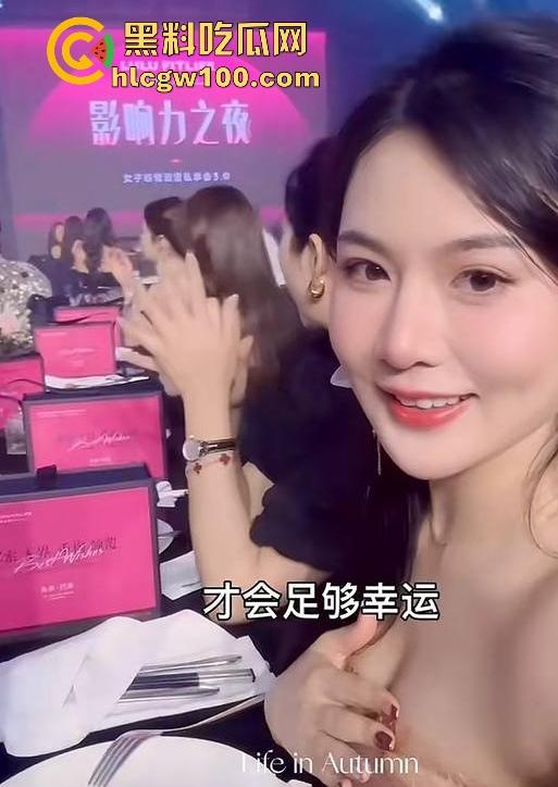 抖音少妇熟女【茶怡】一对一自慰视频流出，大奶熟女用道具自慰放浪不羁，让人直呼劲爆！-2