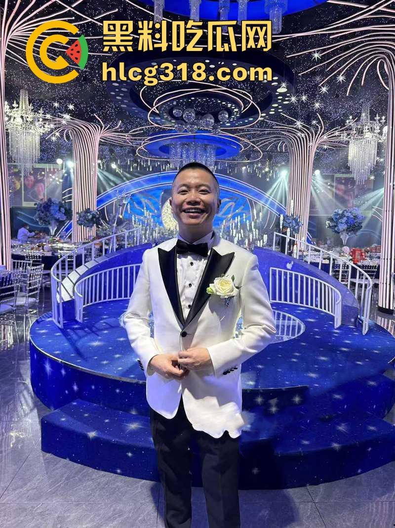 四川一对同性恋的特殊婚礼，冒着被人嘲笑的风险勇于做自己，“新娘