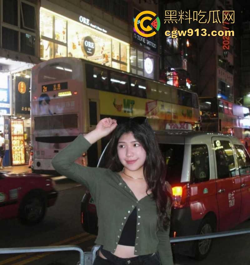 香港医学大学【李咏媚】校外兼职车模被金主相中，重金拿下调教，后入暴操肥臀细腰，道具开发肛穴！-7