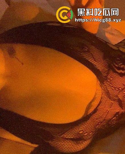 北京农业大学学生妹【梁玮琪】放学就找男友吃鸡啪啪 在学校还给男友拍骚照 不雅视频和照片遭泄露！-11