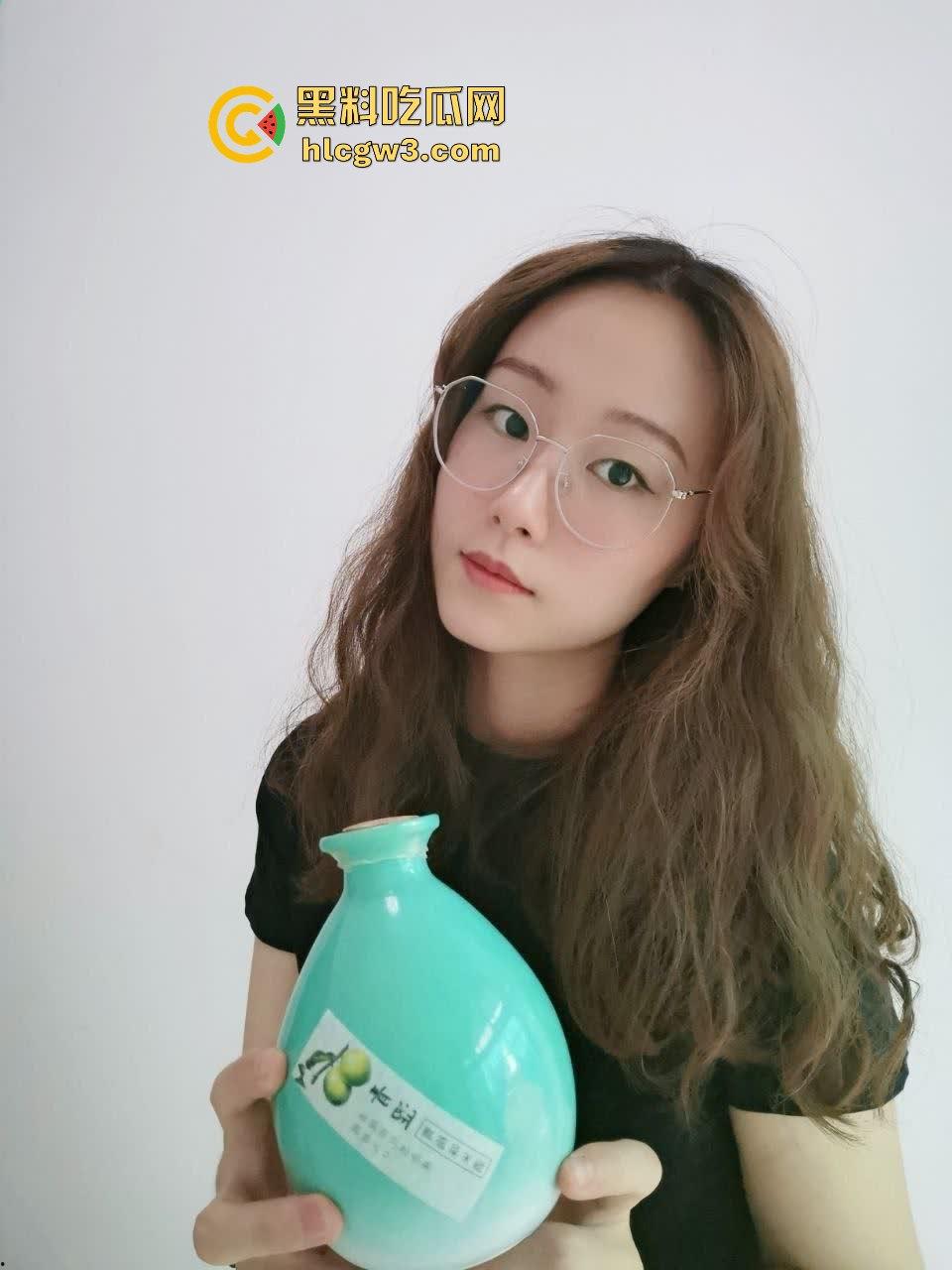 白领【肖依婷】上班请假去酒店偷情！为了被日一下竟不惜请假，职场精英竟私下如此饥渴 独家曝光！-3