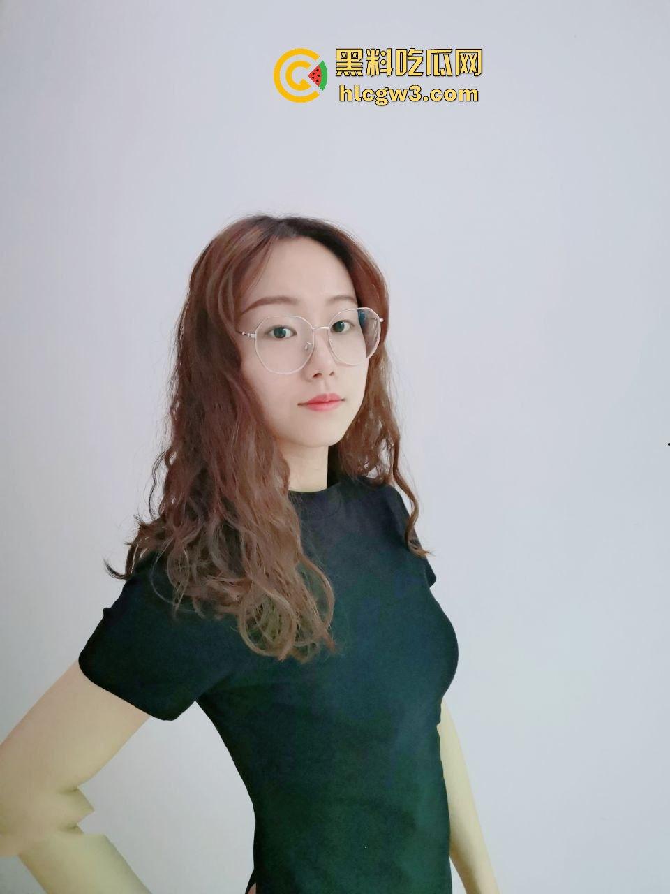 白领【肖依婷】上班请假去酒店偷情！为了被日一下竟不惜请假，职场精英竟私下如此饥渴 独家曝光！-5