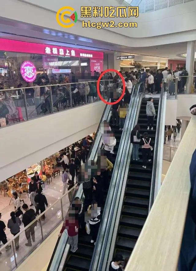 济宁新开商场小女孩从四楼坠落，不幸离世，疑因电梯事故酿成悲剧！-6