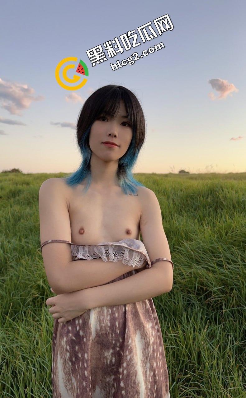 湖南中医药大学贫乳嫩妹『李双怡』清纯可爱型的小母狗 喜欢户外露出 定制收费合集泄密流出！-13