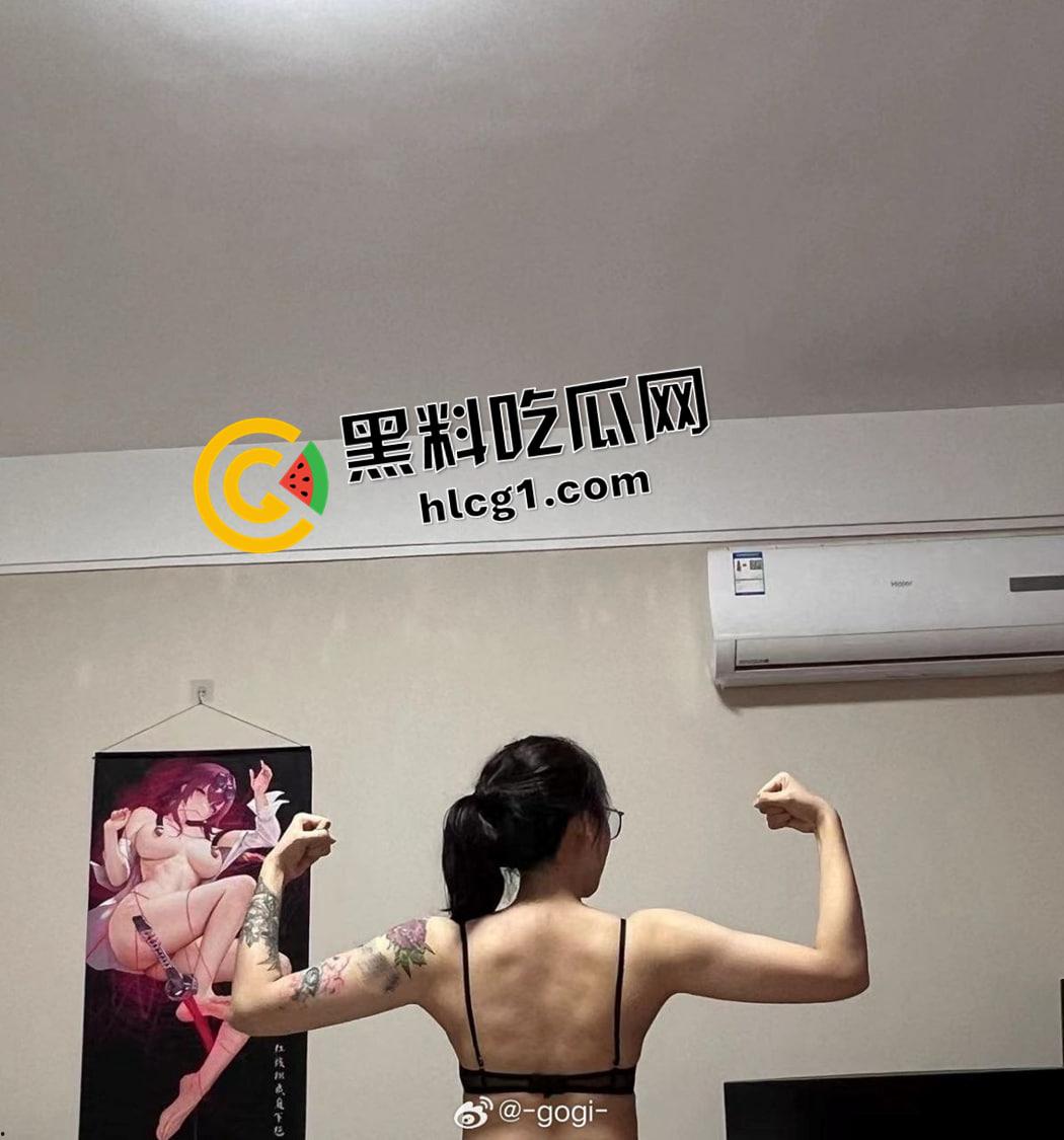 开盒【gogi狗哥】觉醒的母狗还是狗  微博推特两副面孔 又当又立的骚鸡-8