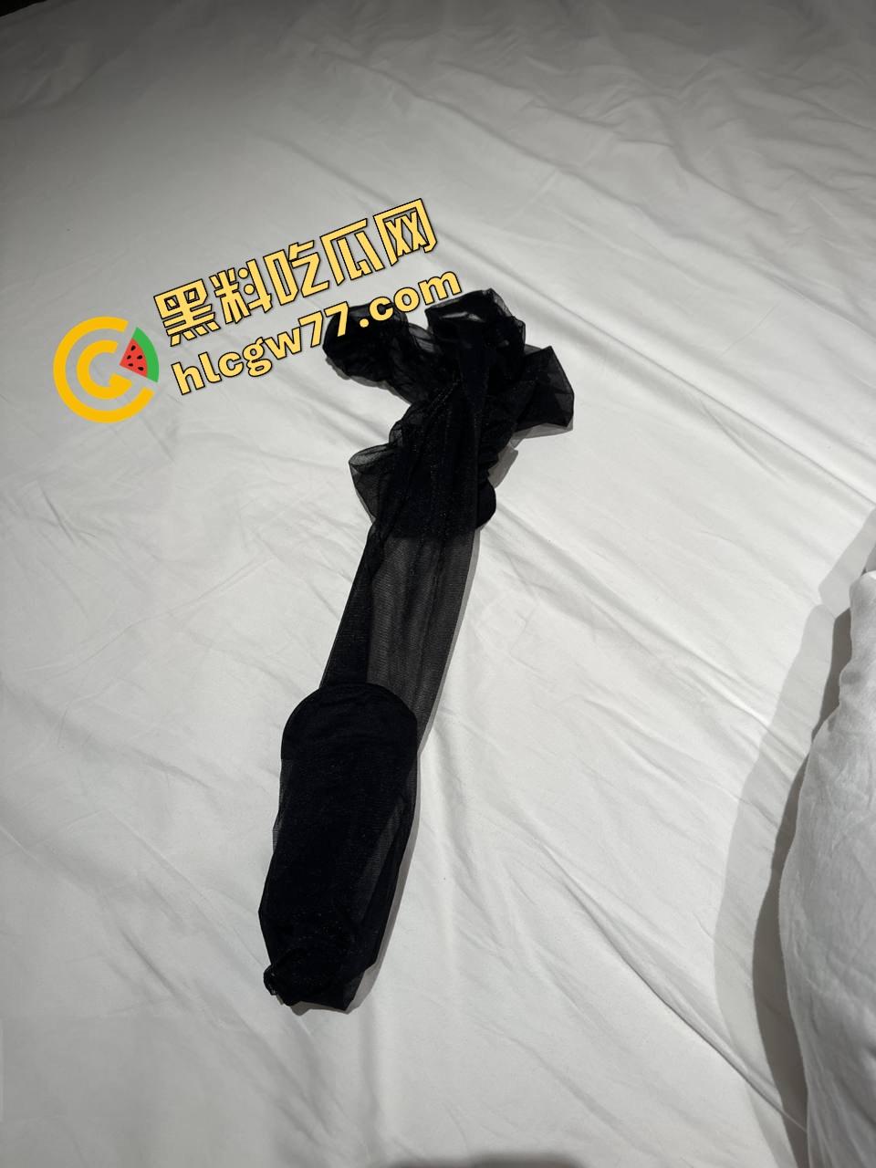 临沂艺术学院学姐『冯悦悦』情趣内衣被男友操翻，嘴里吸精身体爽颤，原来最骚的是最会装的那种！-9