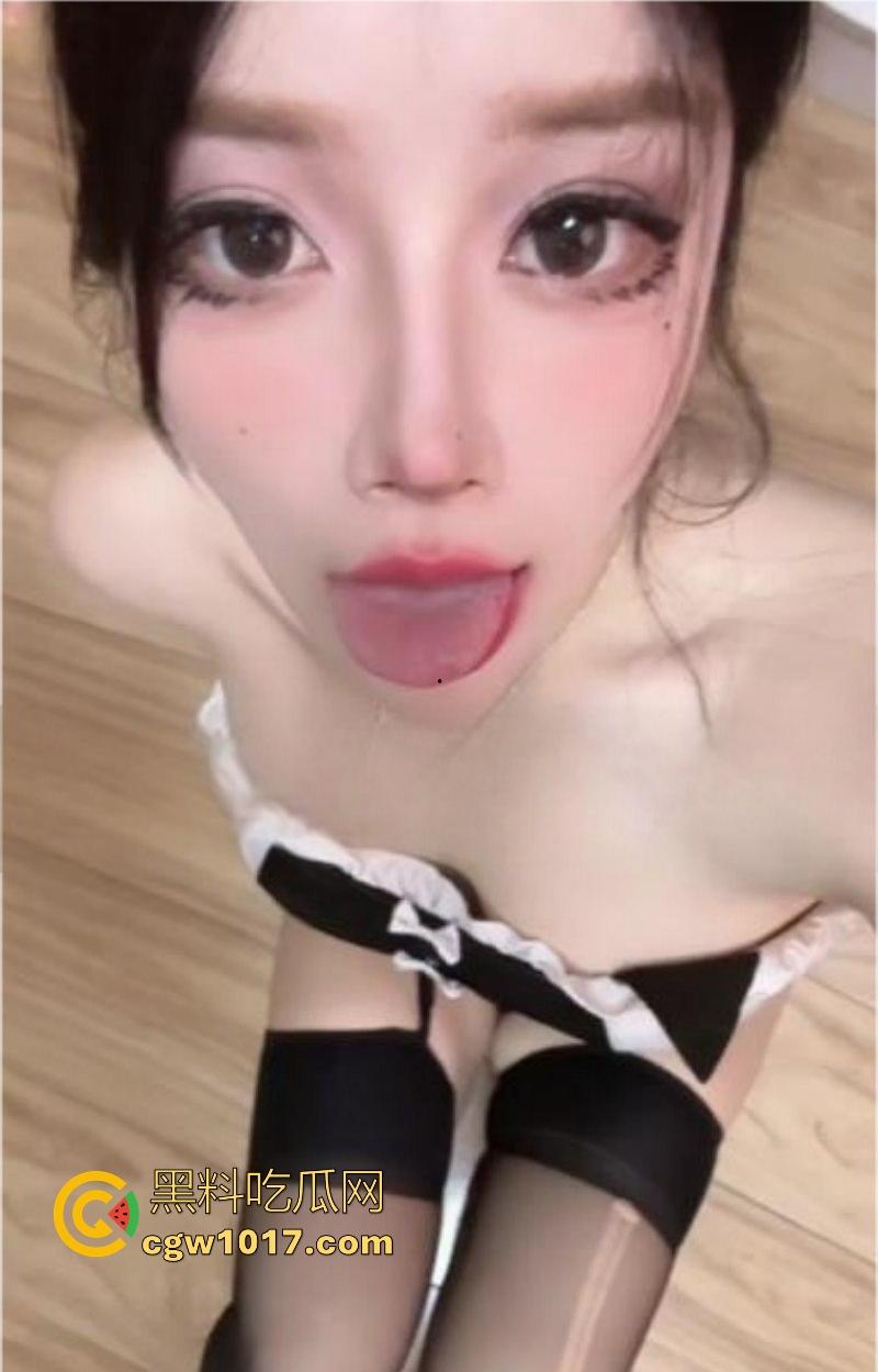 抖音高颜值魅魔【喵酱崽】大尺度私拍曝光，阿黑颜盯射眼神勾魂拉丝，玉乳娇艳欲滴自慰，充满了对精液的渴望！-3