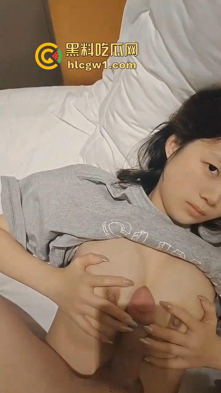 独家爆料山西大同嫩妹【陈婷婷】，一顿麻辣烫直接带回酒店吃鸡玩乳交，这种清纯骚货少见啊！-8