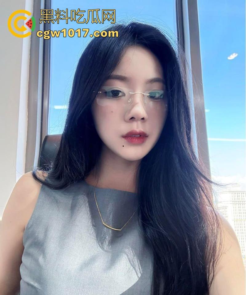 山东精英女律师【林彩虹】不雅视频流出，西装女御姐法院的铁娘子，无论你平时再猛，在大鸡巴面前还是乖乖被降伏！-5