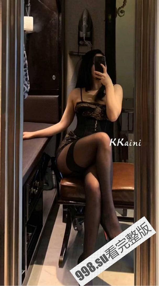 国产流出！某事业单位公务员 黑丝健身母狗被金主爸爸调教 大巴车露出-3