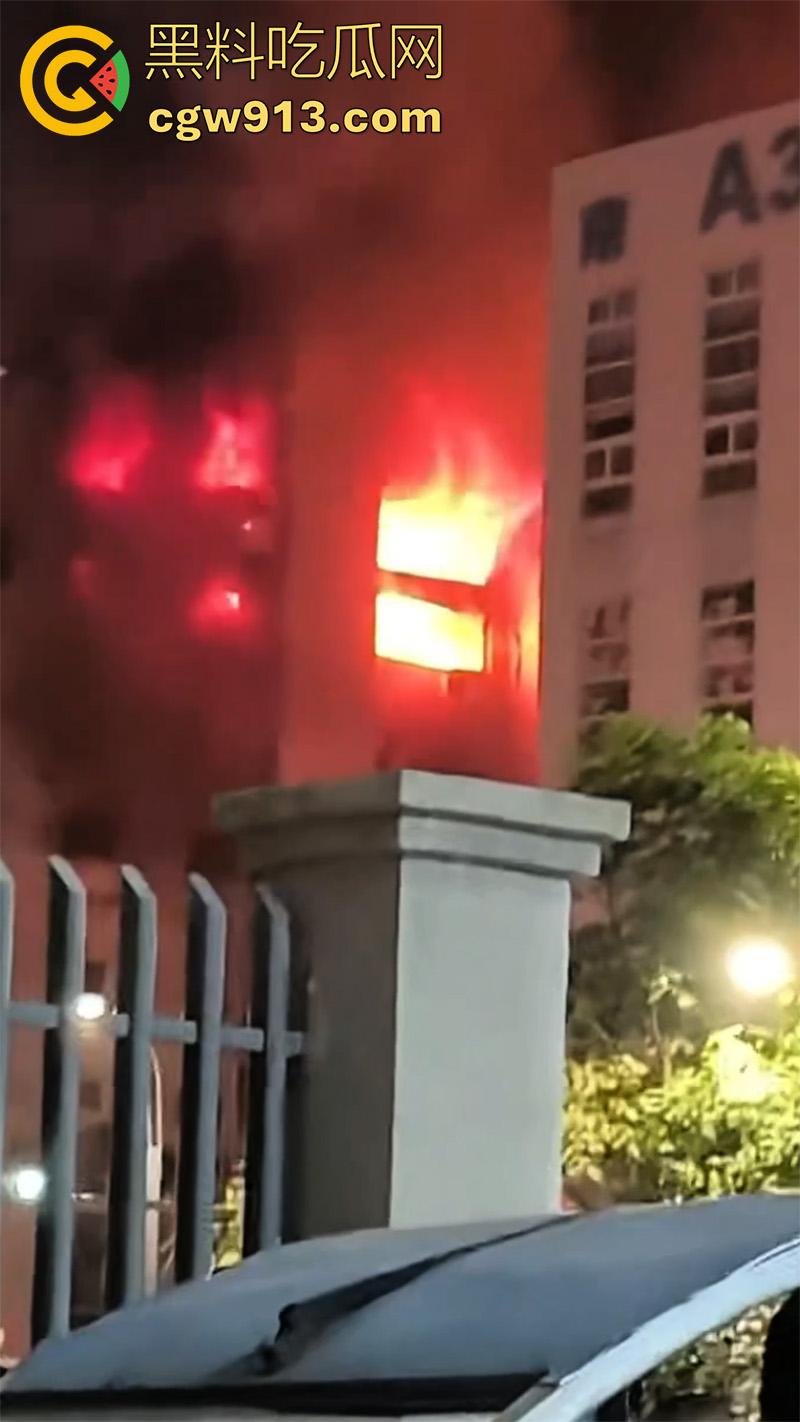 一根烟毁灭一栋楼！温州乐清盐盘工业园区，几名女工仓房抽烟，引发大火10多辆消防车都无法扑灭！-7