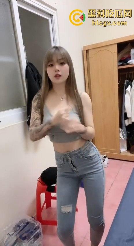 南昌花臂精神小妹【李皓钥】私密视频外流！纹身妹独自在镜头前扣逼放飞自我！-2