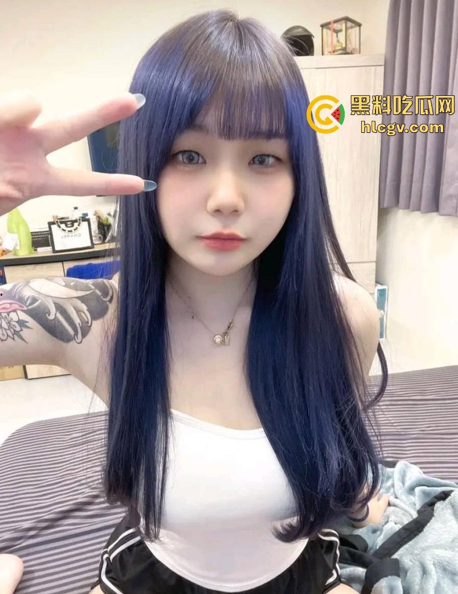 南昌花臂精神小妹【李皓钥】私密视频外流！纹身妹独自在镜头前扣逼放飞自我！-6