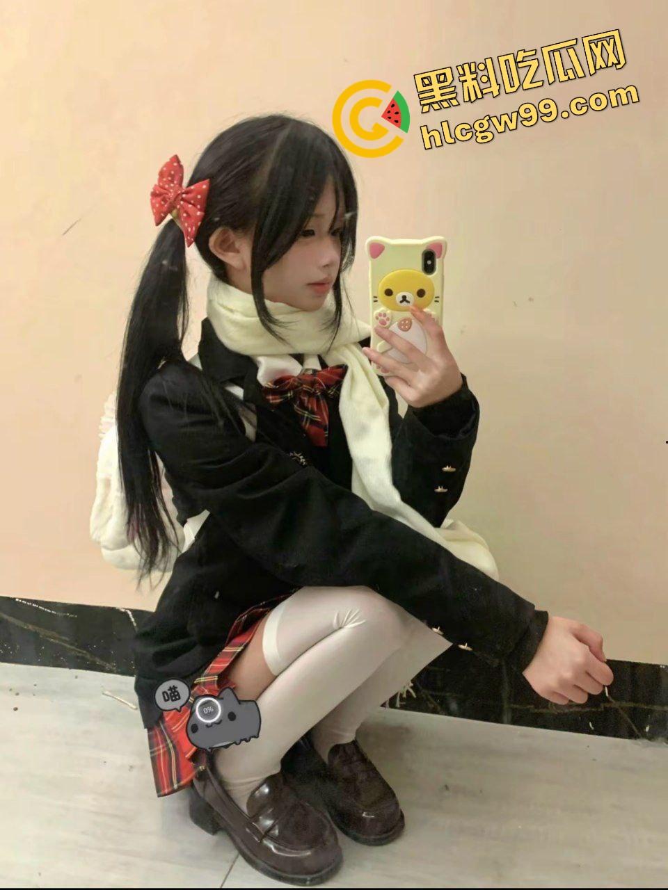 抖音极品清纯双马尾反差嫩妹『给时间一点时间』跪地口交金主爸爸，激烈女上独家曝光流出！-4