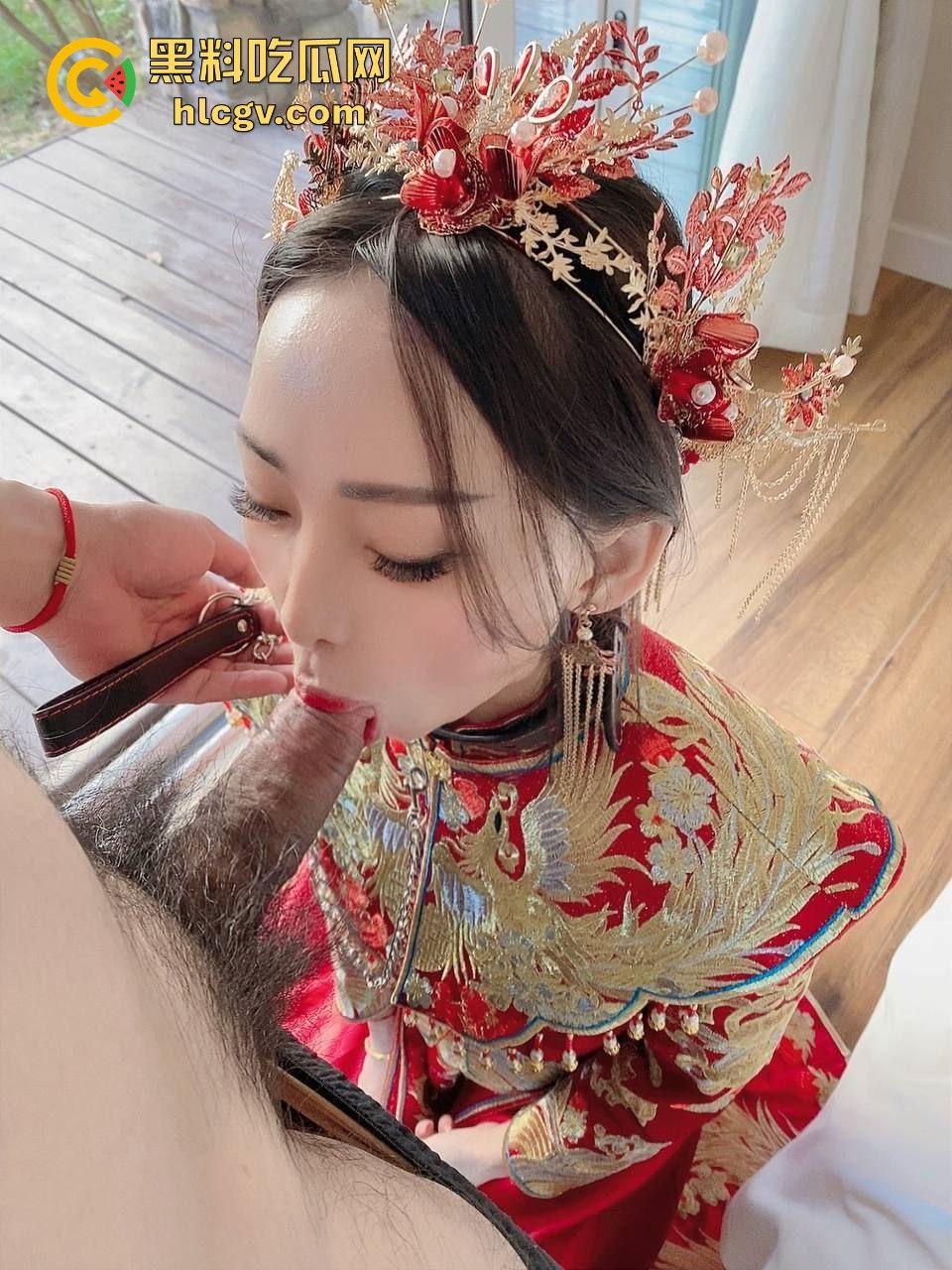 土豪玩物婚前夜变绿帽奴！洞房前穿婚纱伺候主子，新婚老公惨成绿帽工具人！-13