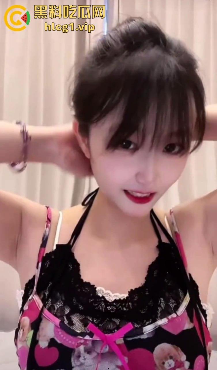 杭州老板娘“穿着清凉”被举报后 改行做直播！-10