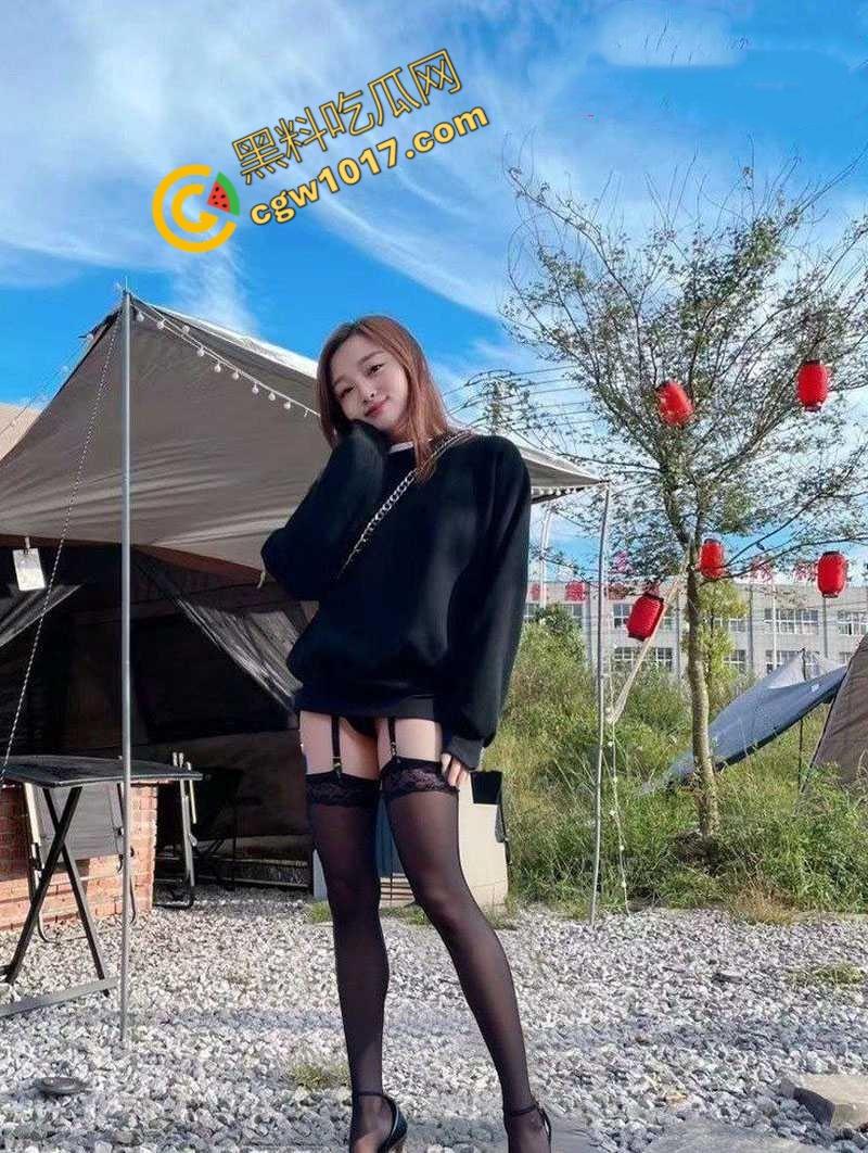 湖北恩施已婚美艳药剂师【丁在春】偷情视频曝光：酒店激情四射，调教母狗淫乱满屋，狼吞巨根勾人欲欢！-2