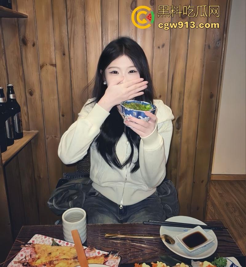 广东理工大学【魏莹】校花级别的女神，谁想到私下如此淫荡，穿各种制服与男友激情啪啪，黑丝肥臀遭大鸡巴猛捅 ！-2