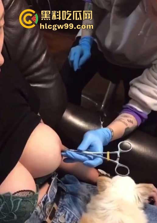 猎奇福利，巨乳少女直播打乳钉，又白又大又圆大白奶被钢针穿透，巨乳被钢针刺穿全程不喊痛，画面让人上头！-11