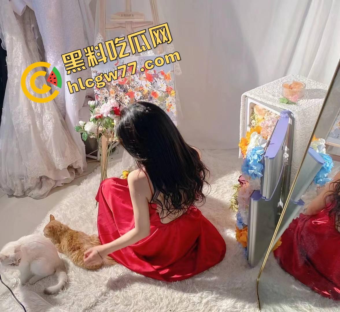 成都瑜伽老师白天教冥想,晚上解开腿自己送穴,骚妻身段像水蛇,老公轻度分享癖群里疯传!-5