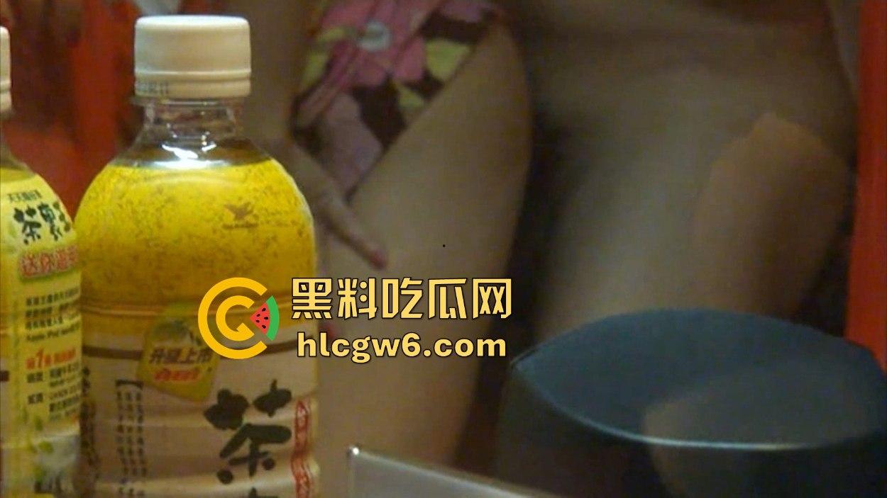 网咖小包厢变成炮房 佛山电竞情侣不拉窗帘就开干现场直播口交操逼 茶里王成了背景板全程陪看麻烦结下广告费！-3