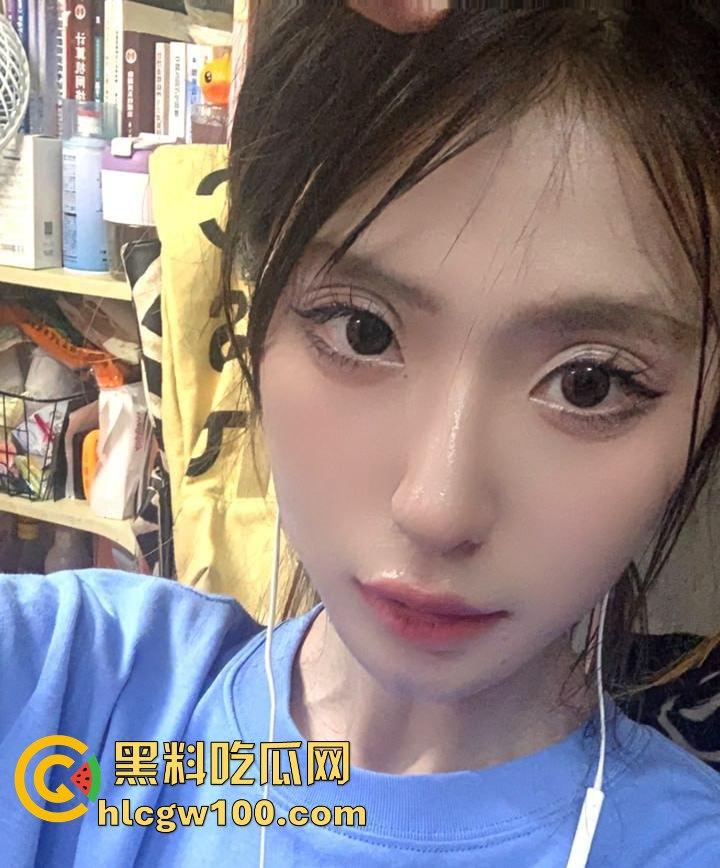 宁波大学高颜值御姐【胡安怡】做爱视频被曝光，吃鸡都小心翼翼生怕男友不舒服的反差母狗。-1