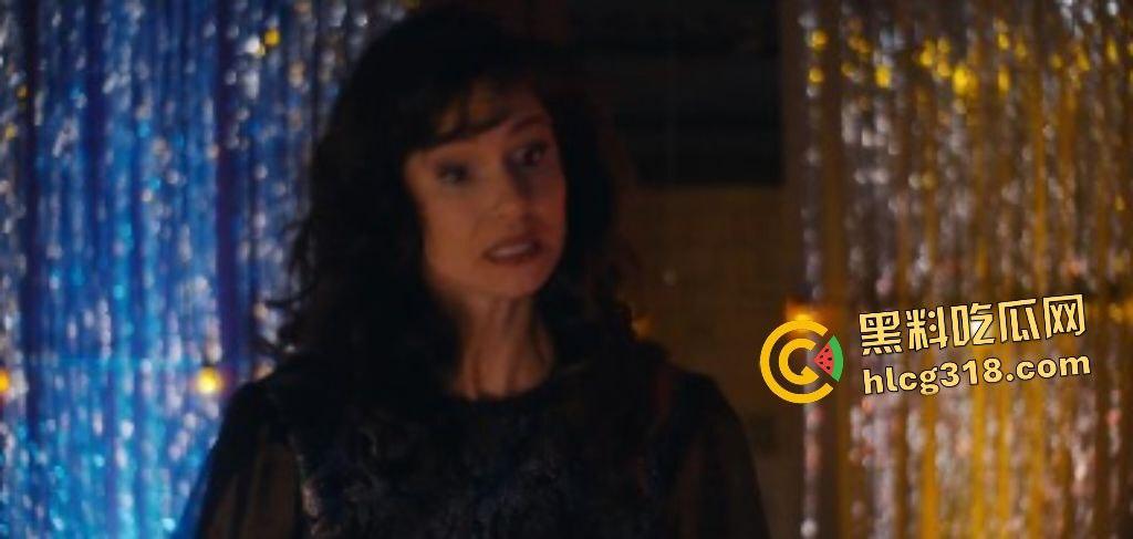 荫城高中舞会血腥恐怖！《恐惧街：舞会王后》校花争夺战变屠杀，局外人搅局少女神秘失踪！-3