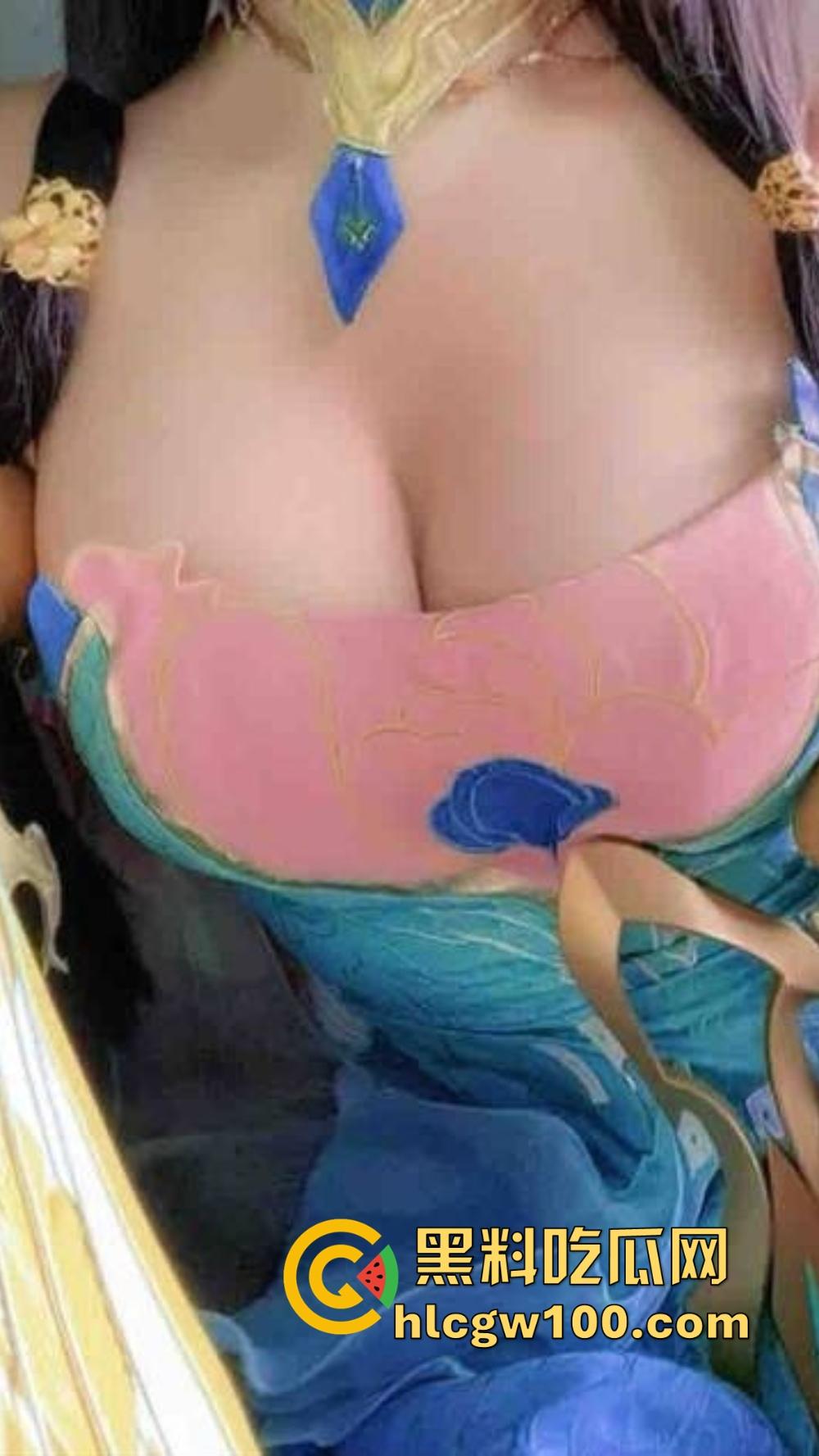 王者荣耀杨玉环奶量爆表，COS妹子大奶子乳交新玩法，这波操作真的很开门，奶妈果然不是白叫的！-4