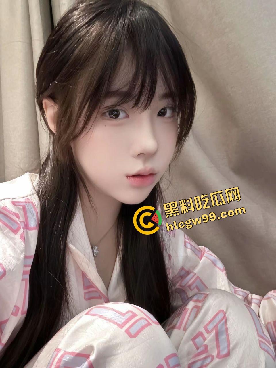 过年回家爆操邻居家姐姐【彭雨婷】暴力后怼撞击填满骚逼，骑乘坐压运镜插逼！独家曝光流出！-1