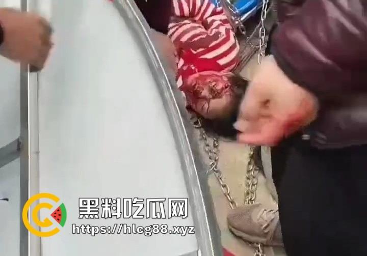 南阳镇平庙会惊现夺命飞椅,游乐设施突然倒塌 一人当场没了 两人重伤 飞椅变升天套餐了?-3