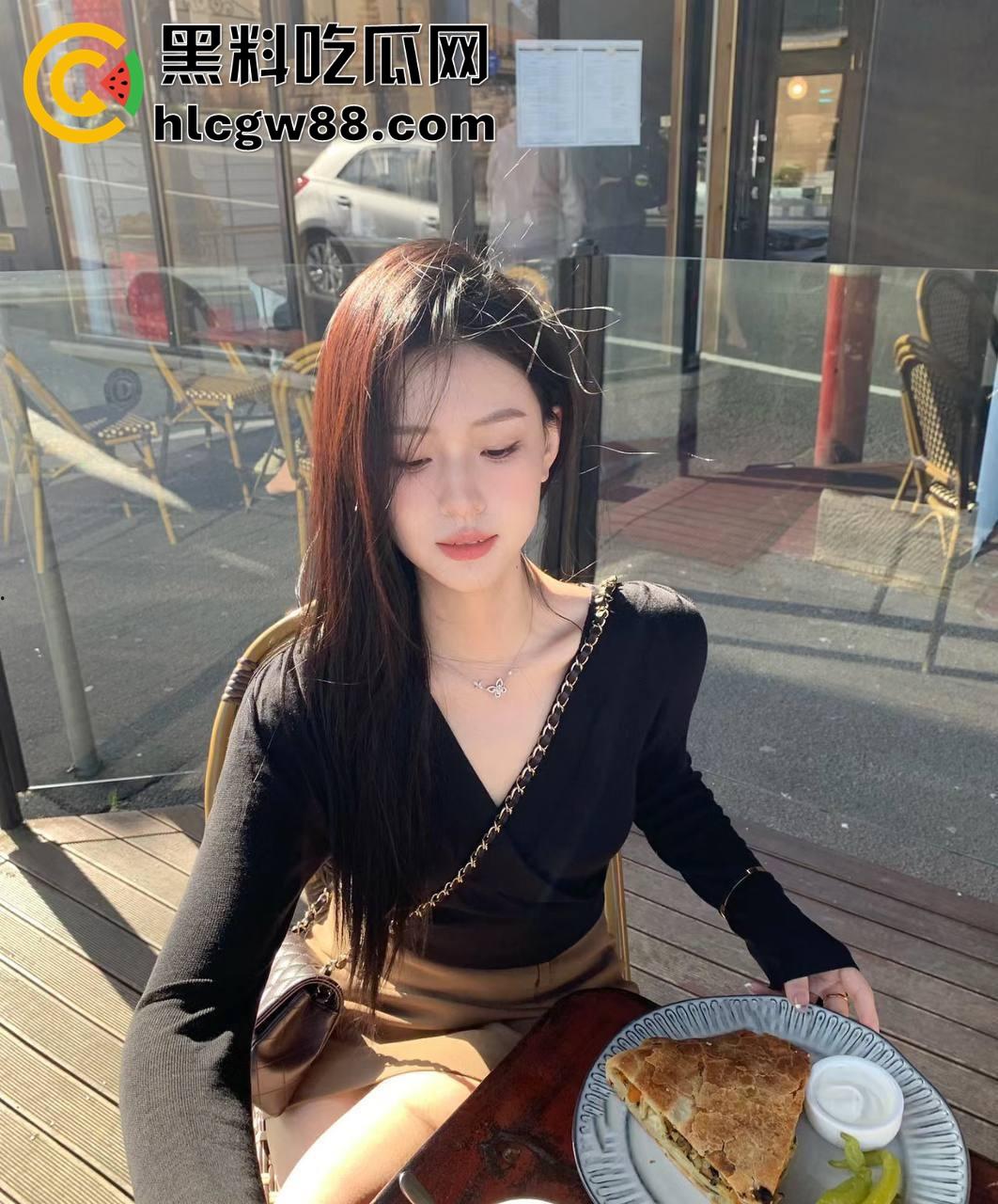 江苏师范学院风云女神【马明敏】曾被全校男生暗恋，结果是个被金主调教的母狗，骚穴无套任人操！-6