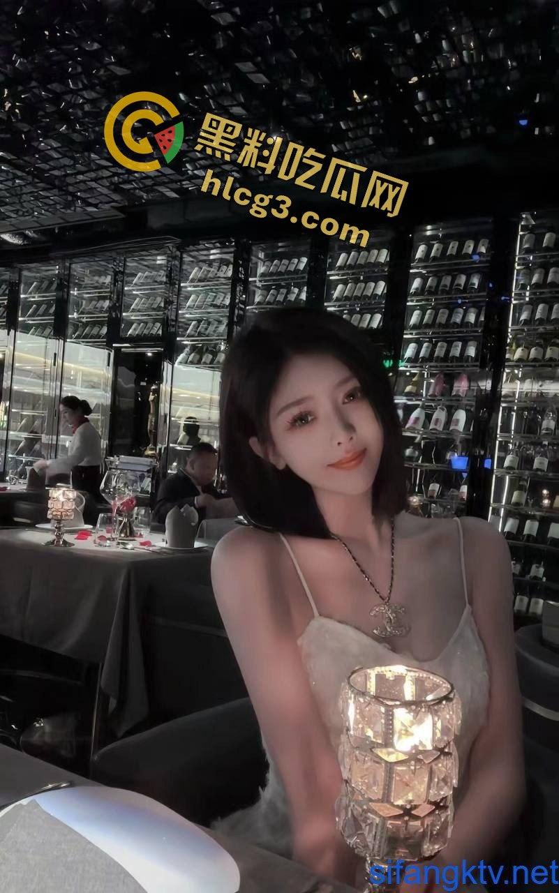 【校园秘闻】艺术学院大三舞蹈生情趣制服COS狂野性爱，姨妈期间高潮暴露！-5