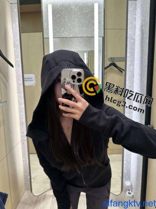 【校园秘闻】艺术学院大三舞蹈生情趣制服COS狂野性爱，姨妈期间高潮暴露！-6