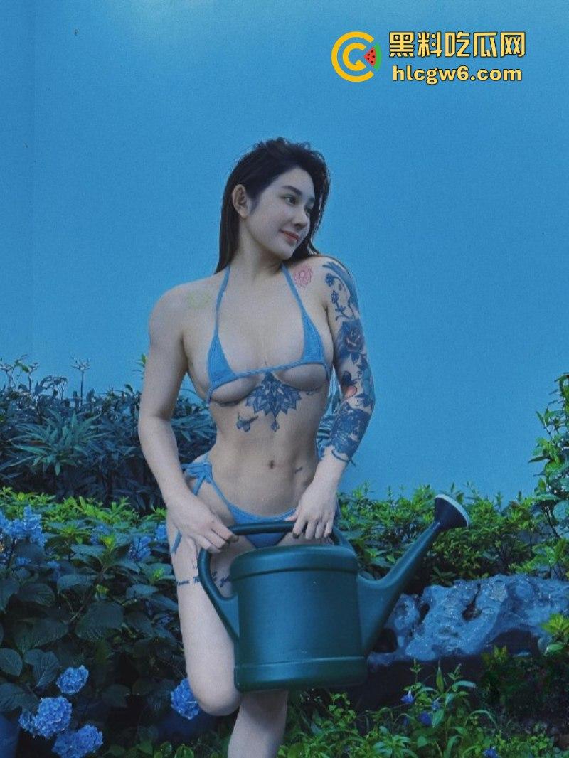 全网500万粉网红【宋昱欣】93年臀神微密圈福利与打乳钉视频 炸裂巨乳令人心动-32