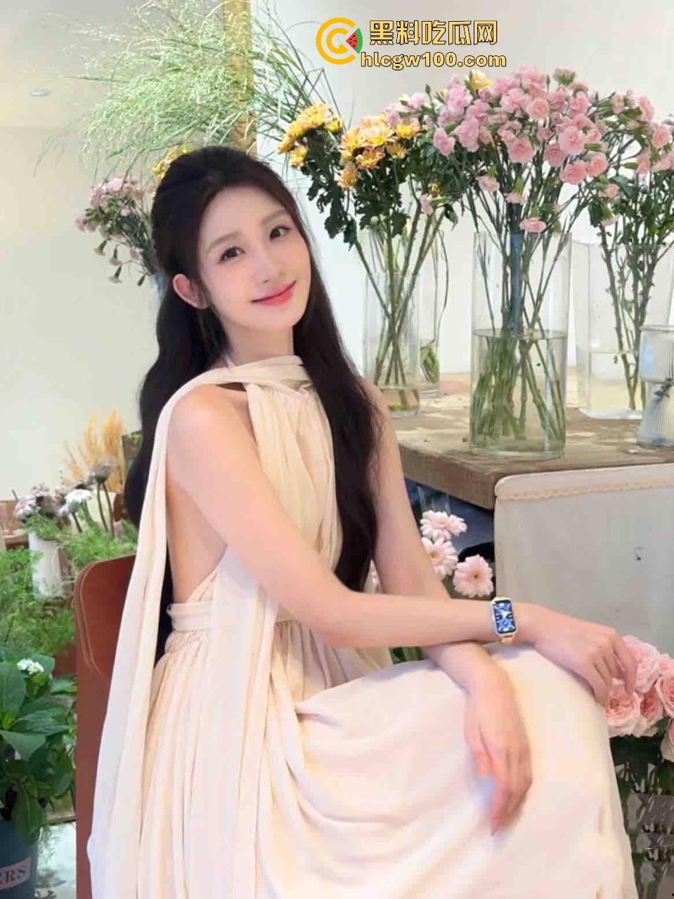 杭州舞蹈校花【王欣然】被两兄弟疯狂玩弄，肛塞尾巴买太大直接搞疼校花，妹子无奈喊换个小点的！-2