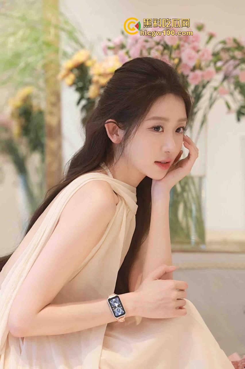 杭州舞蹈校花【王欣然】被两兄弟疯狂玩弄，肛塞尾巴买太大直接搞疼校花，妹子无奈喊换个小点的！-5