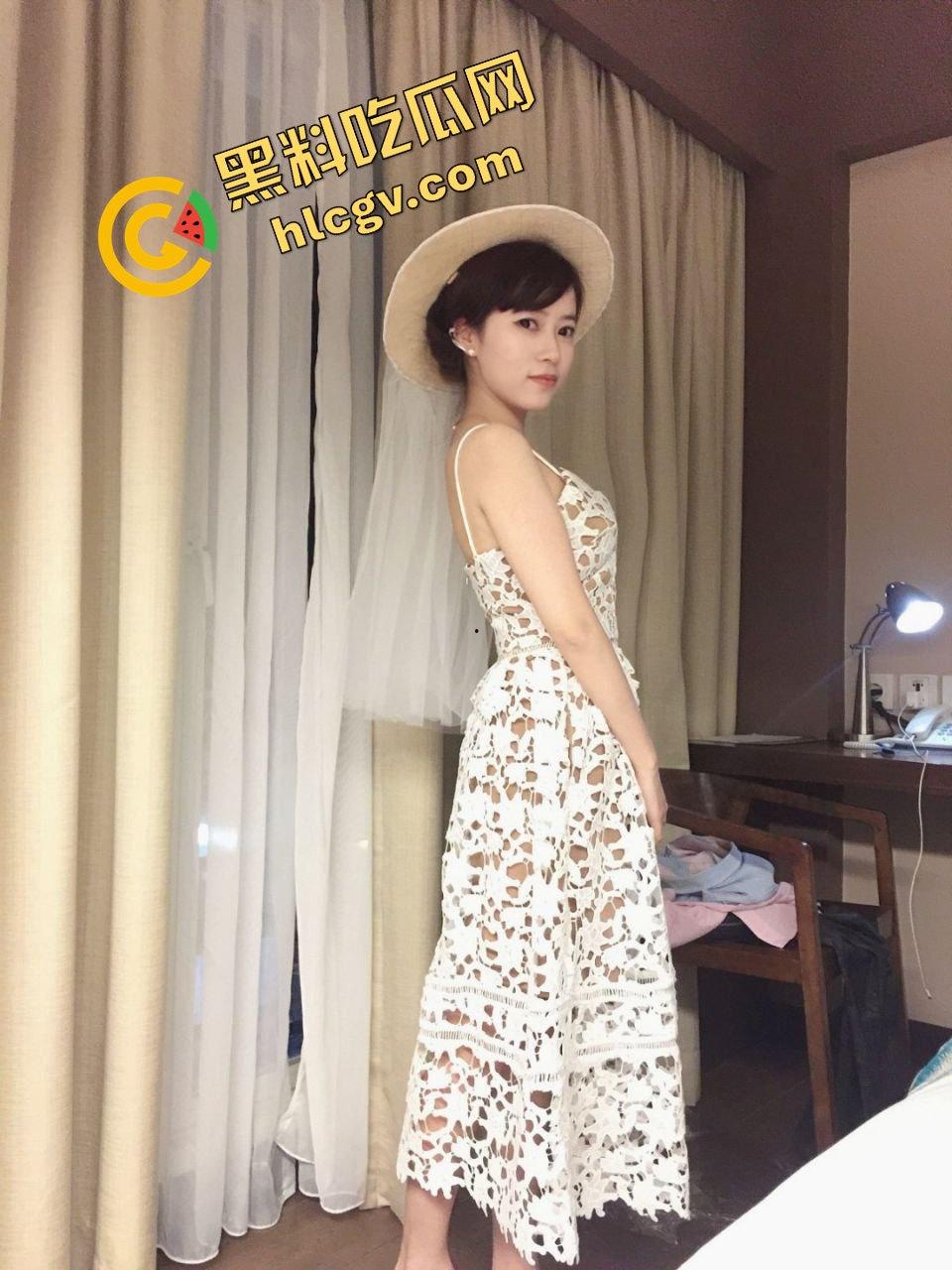 重庆科创职业学院反差婊甜妹【唐萌】为了生活费买奢侈品 下海约单男大哥 口爱射在脸上！独家曝光！-2