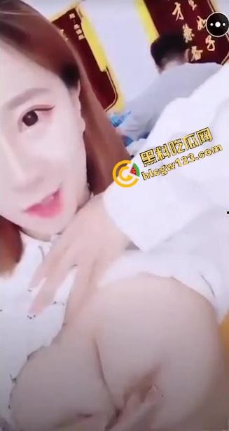 西南中专语文老师【范颖】办公室直播脱光光，一边讲一边到高潮，奶头都站起来了！-8