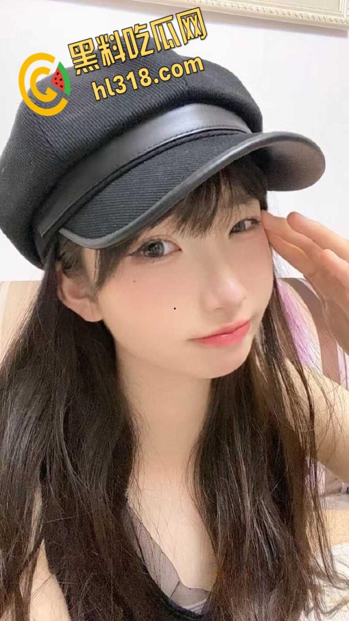 贵州黔南布依族美女【董偌涵】，给人当母狗遭实名开盒，极品颜值嫩妹，吸吮娇喘的声音格外动听 !-4