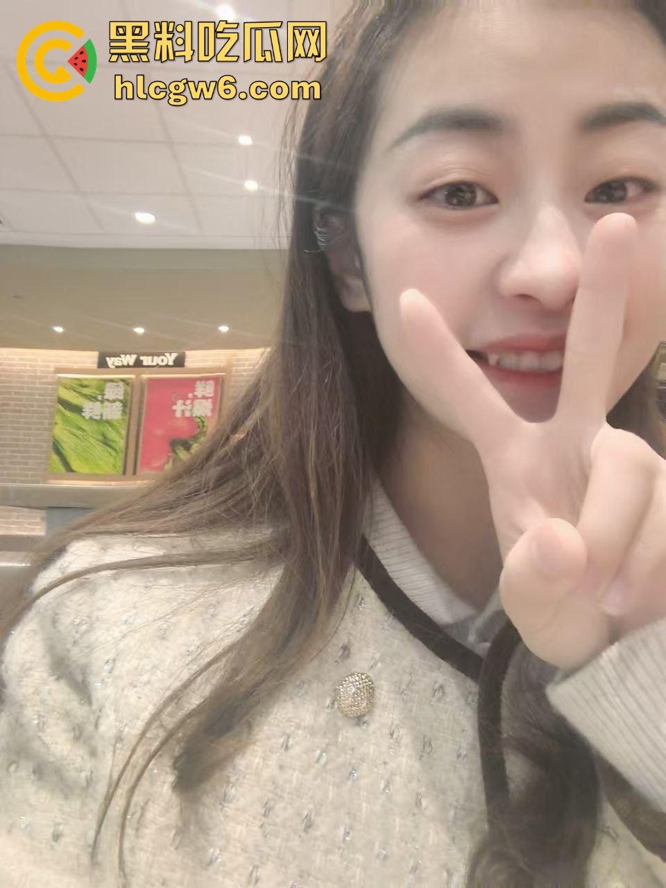 探探惊现重口味幼儿园园长，御姐园长微毛蝴蝶穴SM癖好，比母狗更骚用舌头刷厕所，拉黑炮友称要结婚！-16