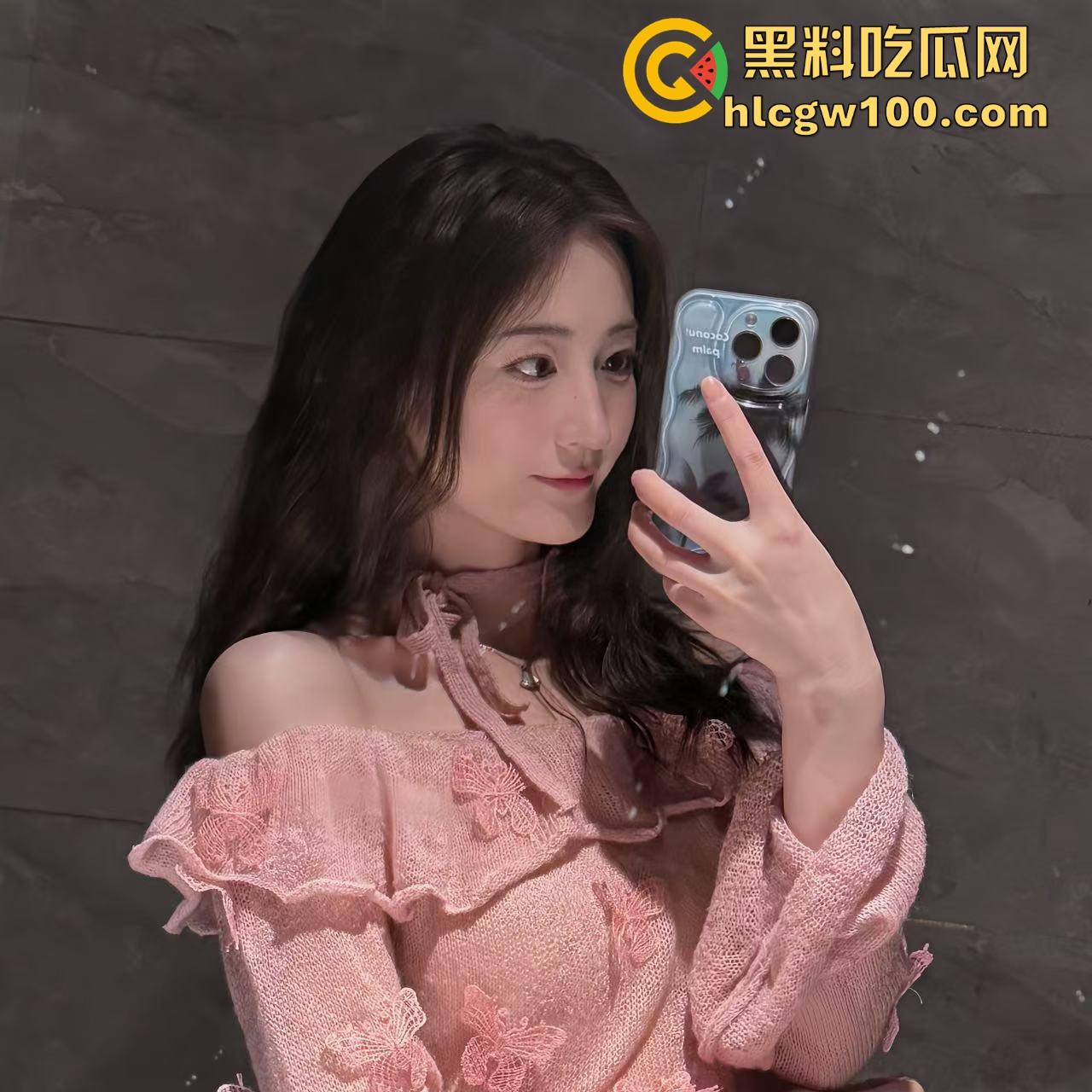 成都骚妹口水流成瀑布，嘴巴湿润得像打了润滑剂，光是想象肉棒进去的画面，肉棒进去怕是1秒缴械直接被秒杀！-5