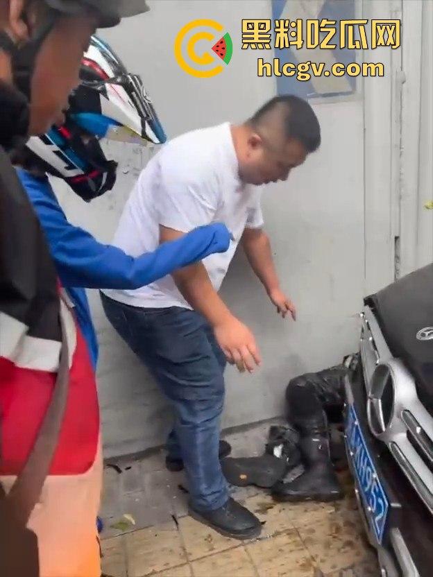 北四环惊现悲剧！奔驰疑似斗气车酿祸，街拍摄影师拐角拍照惨遭撞死！-11