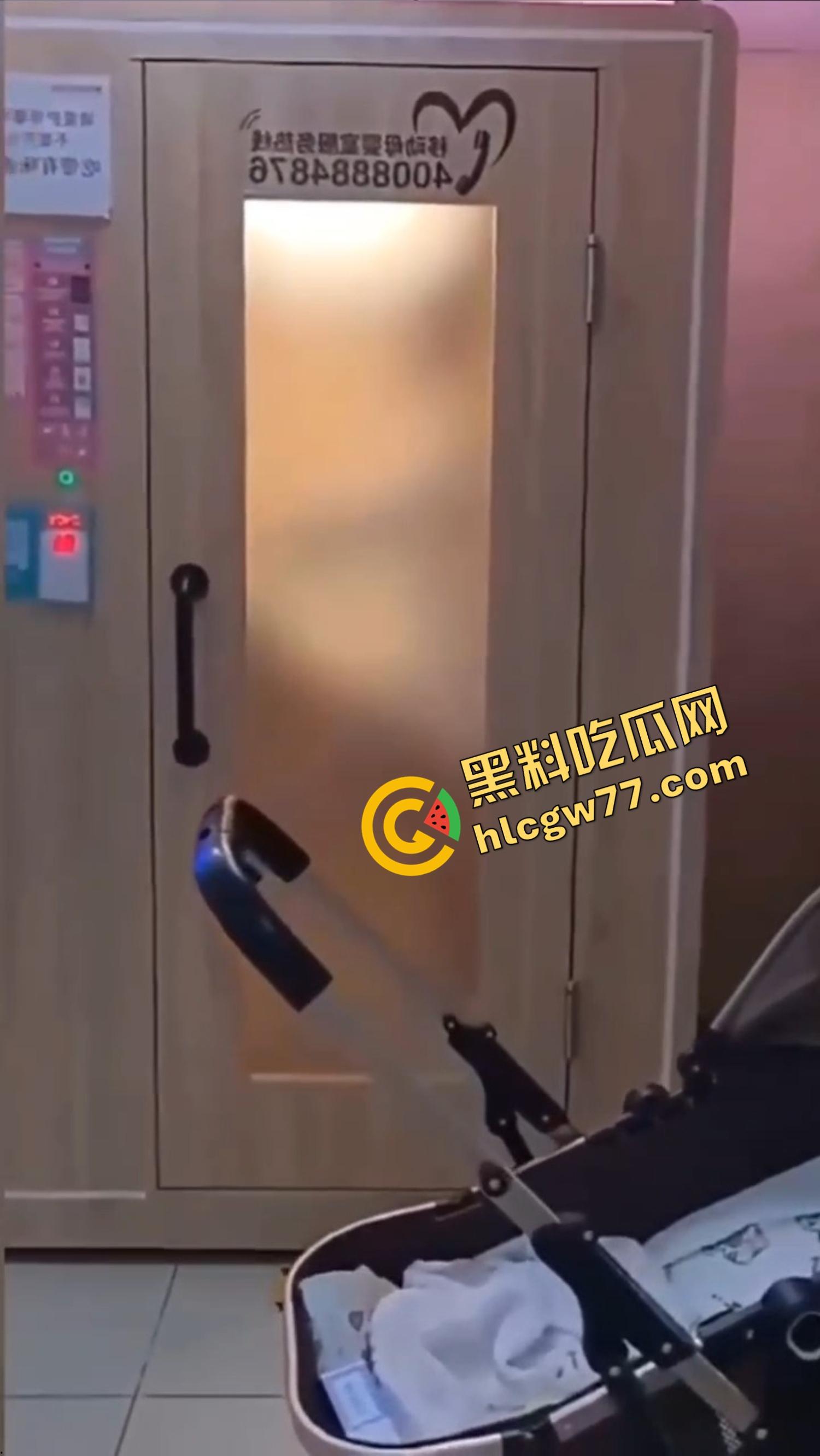 成都金牛妇幼保健院母婴室变炮房，狗男女当场开操高潮，里面干着外面拍着全程录下！-9