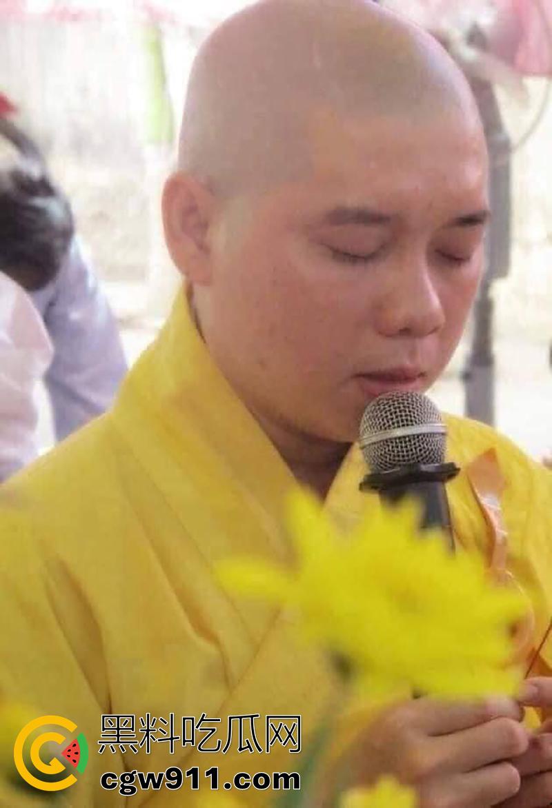 四川佛教协会副会长【释照杰】，和女主播骚妇发生关系，被其老公偷拍敲诈，心疼钱报警结果视频被曝光！-8