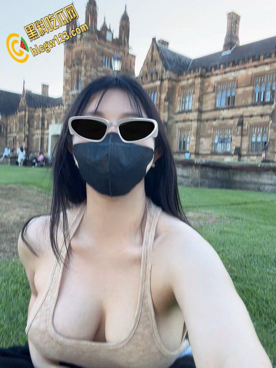 推特巨乳健身博主【婷婷】，户外露出极品身材，穿上开档丝袜猛草肥臀 !-2