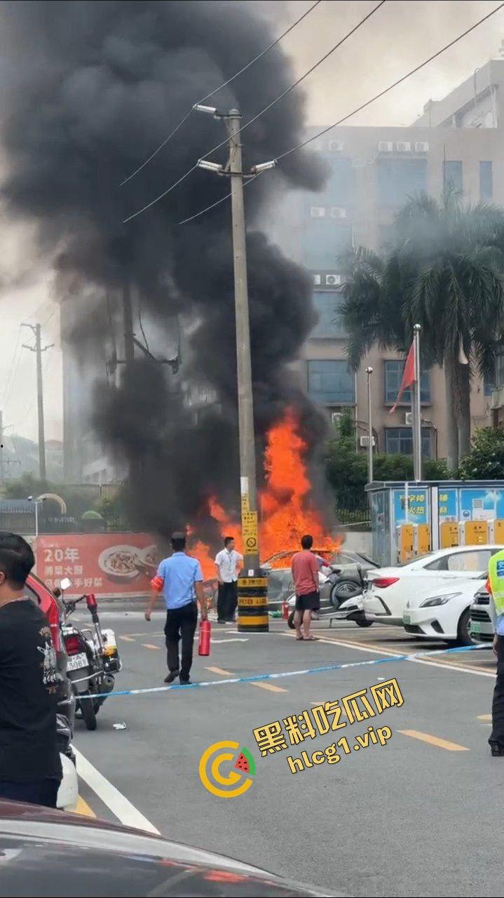 广州番禺区 奔驰EQC纯电车 充电自燃！充电5分钟 燃烧1小时！-11