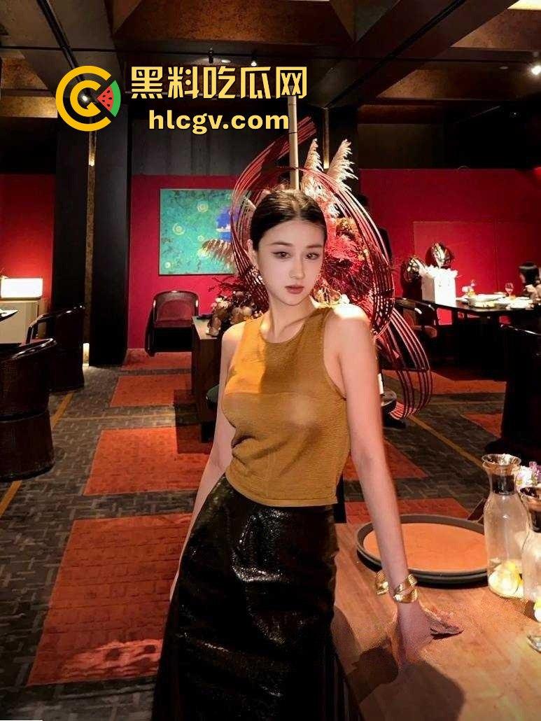 抖音网红【小瑶瑶c】大尺度裸聊！保时捷4S店美女主播下海，裸聊视频曝光！-10